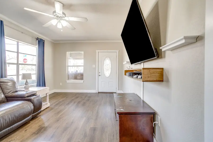 1215 N Elm Street, Weatherford, TX 76086 - #2