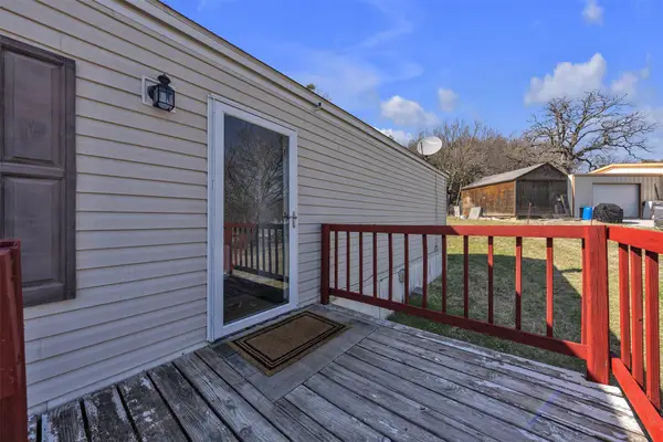 220 Country Side Court, Springtown, TX 76082