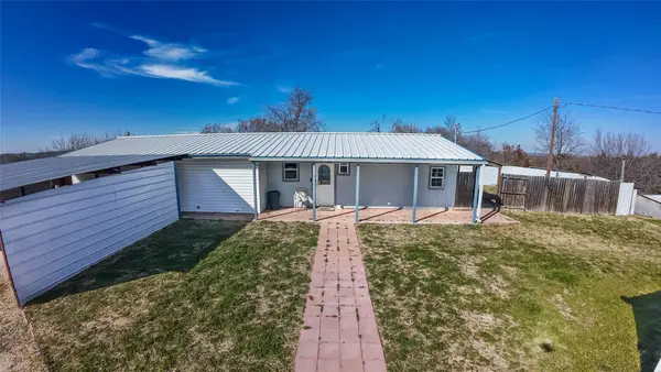 125 Hyde Away Lane, Weatherford, TX 76085