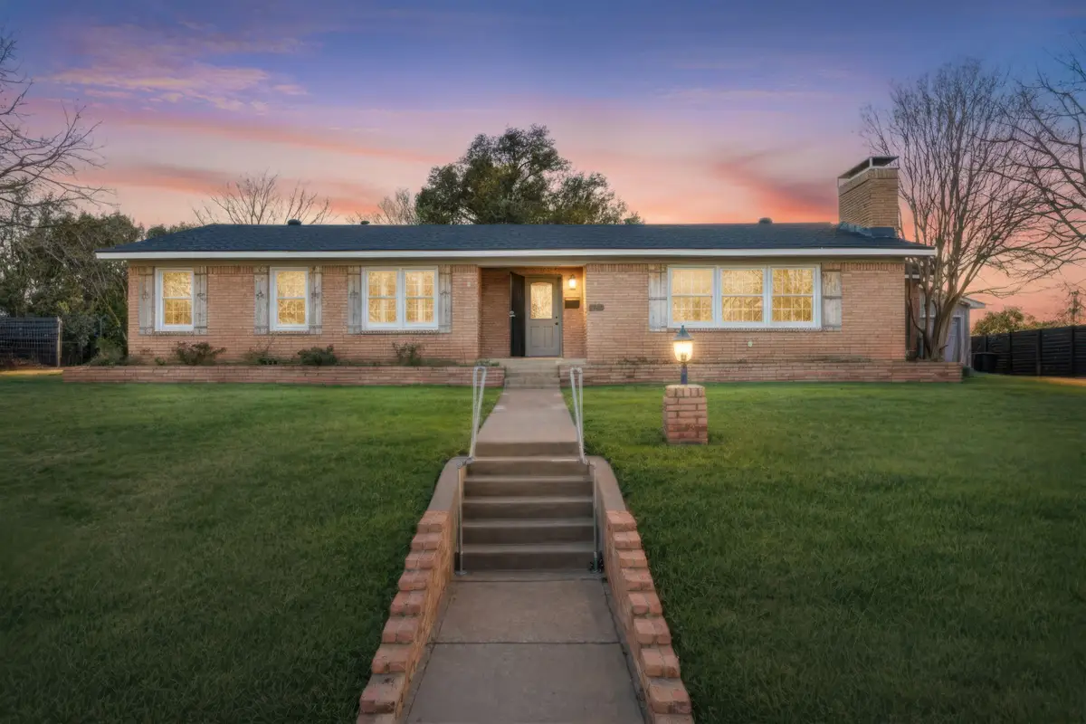 2208 Lake Ridge Circle, Waco, TX 76710 - #1