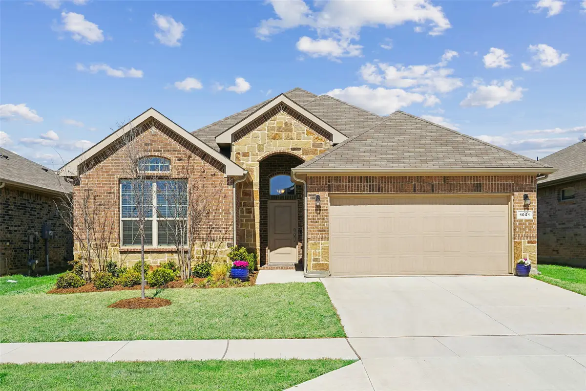 1041 Southwark Drive, Justin Roanoke, TX 76247 - #1