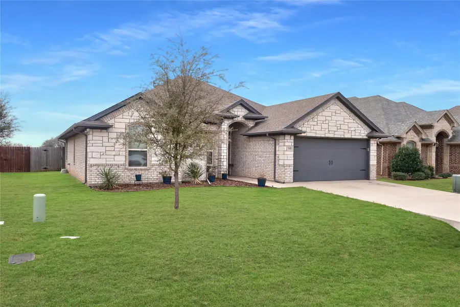 540 Clearwater Place, Granbury, TX 76049 - #2