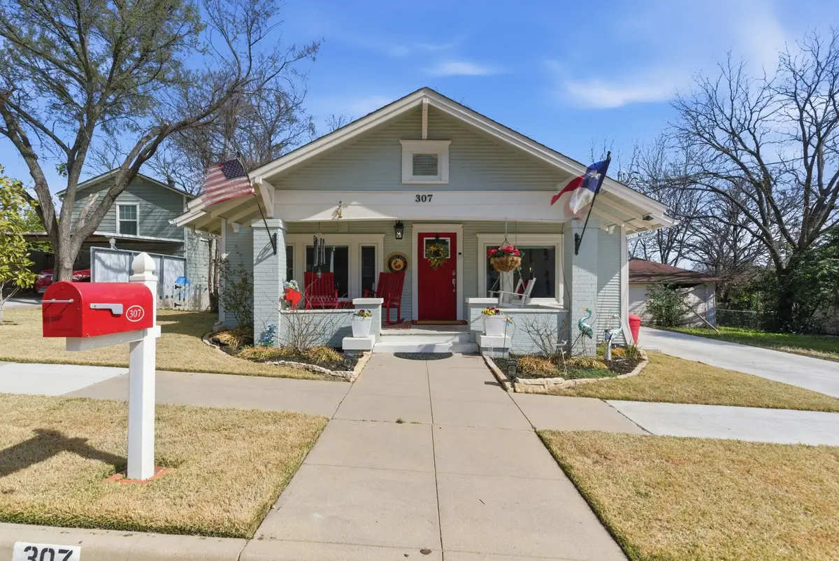 307 S Brazos Street, Weatherford, TX 76086 - #1