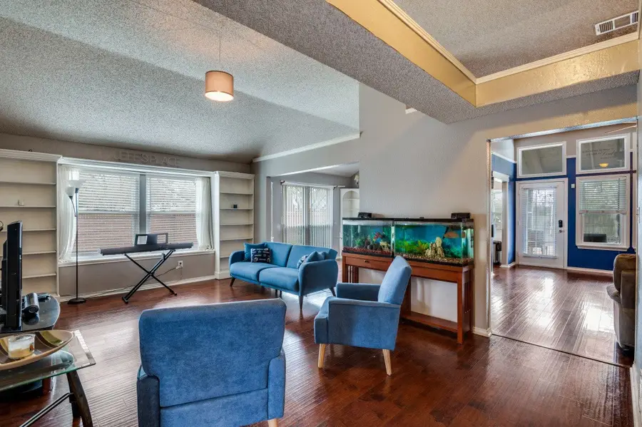 417 Hopewell Street, Grand Prairie, TX 75052 - #2