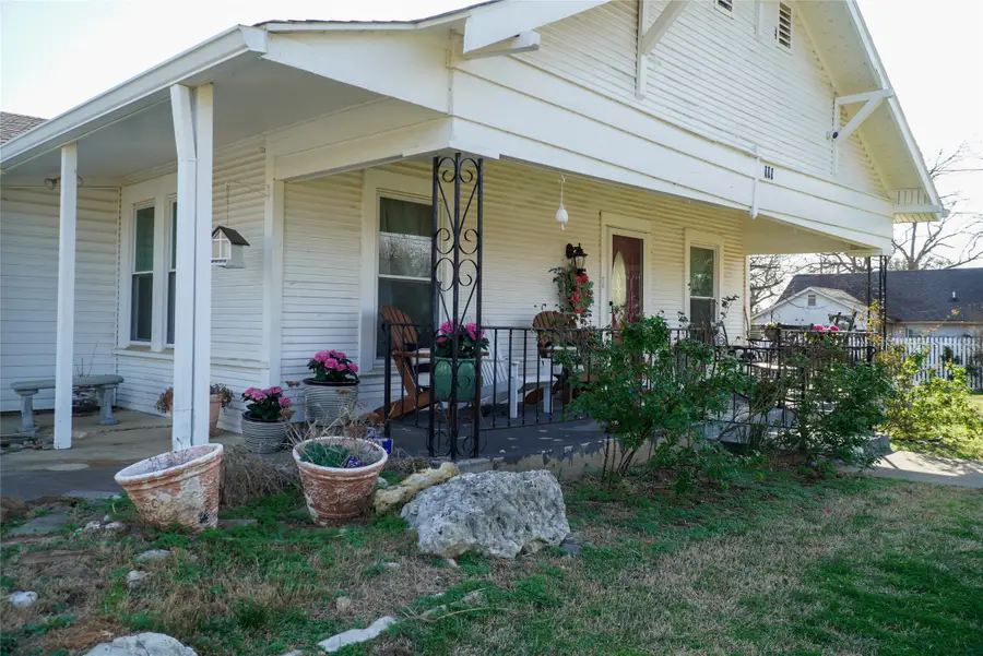 111 W 3rd Street, Keene, TX 76059 - #2