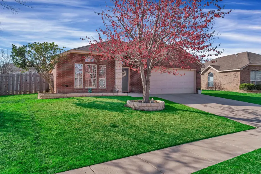 613 Creek Point Drive, Saginaw, TX 76179 - #2