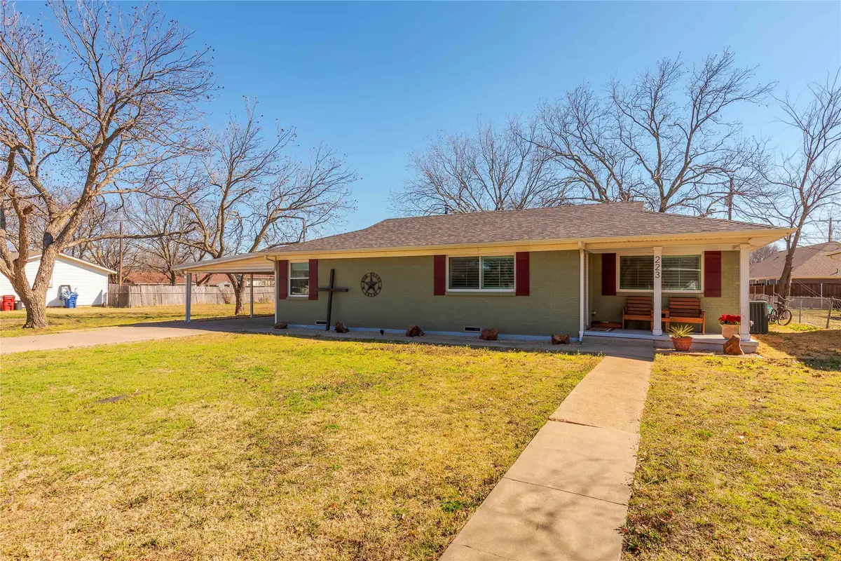 223 Garver Avenue, Van Alstyne, TX 75495 - #1
