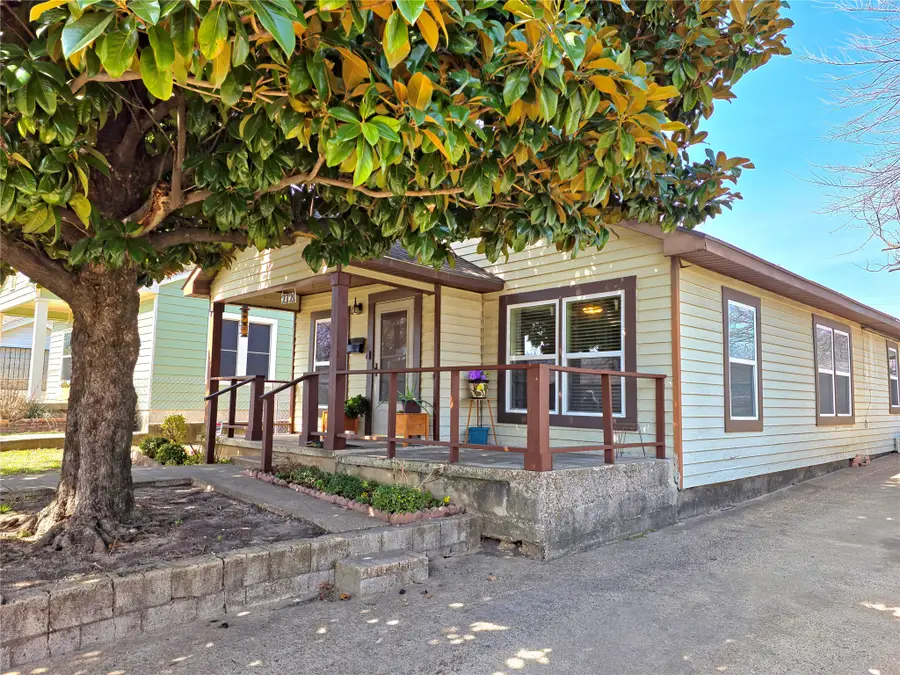 2721 Sharon Street, Dallas, TX 75211 - #2