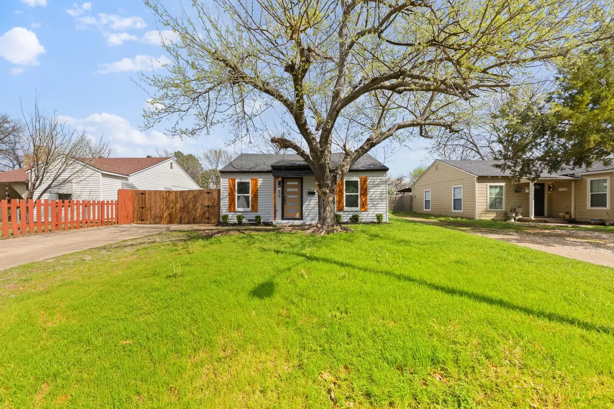 534 NE 23rd Street, Grand Prairie, TX 75050 - #1