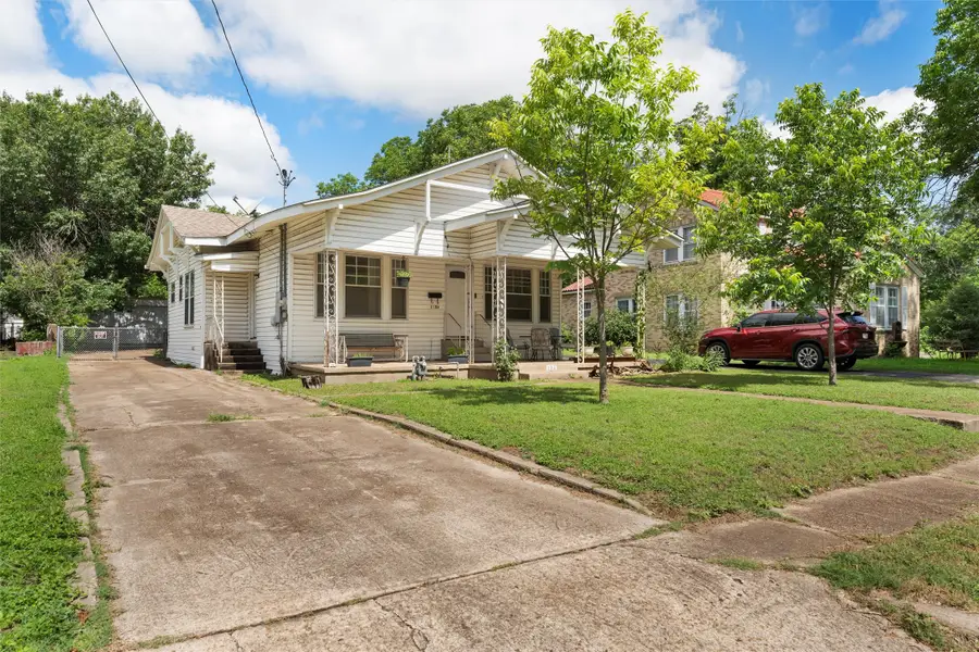105 N Davis Street, West, TX 76691 - #2
