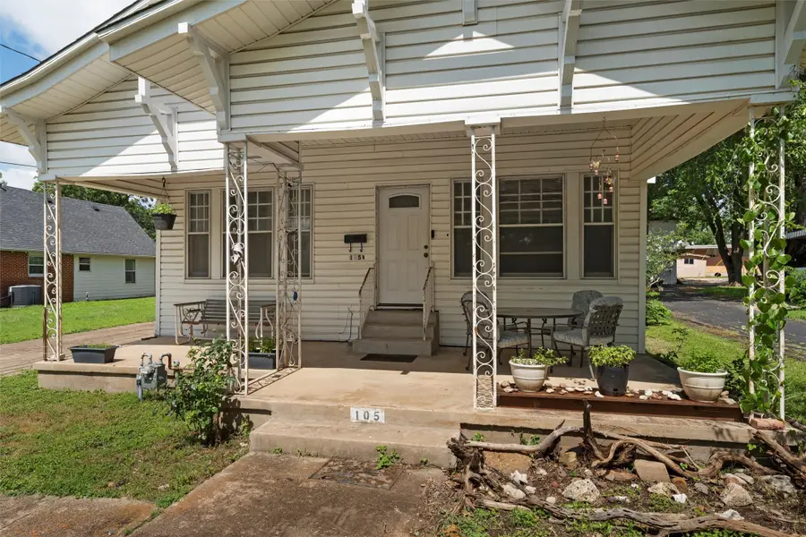 105 N Davis Street, West, TX 76691 - #3