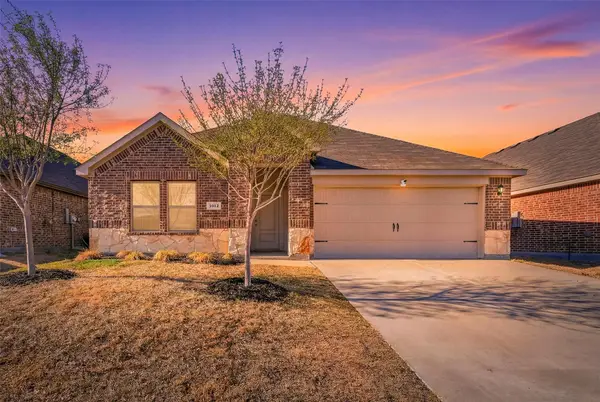 1012 Grand View Drive, Ennis, TX 75119