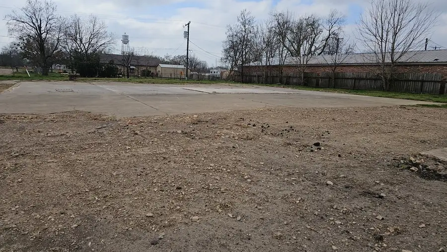 210 NE 2nd Street, Kerens, TX 75144 - #2