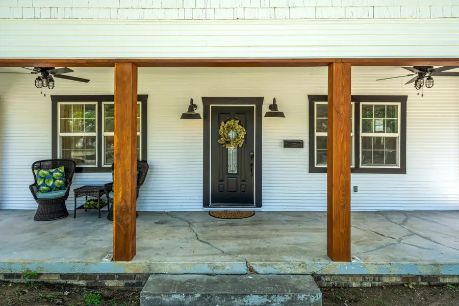 2706 Bomar Avenue, Fort Worth, TX 76103 - #3