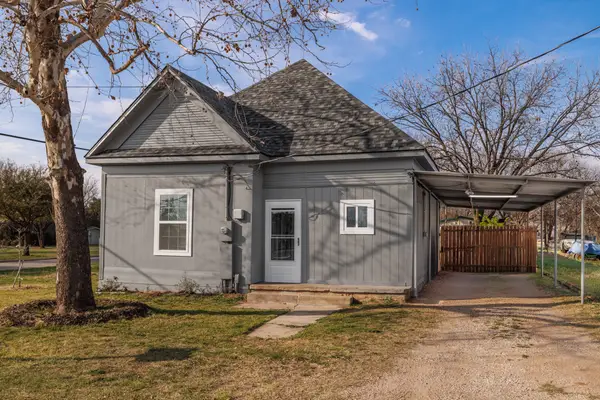 612 W Parsonage Street, Winters, TX 79567