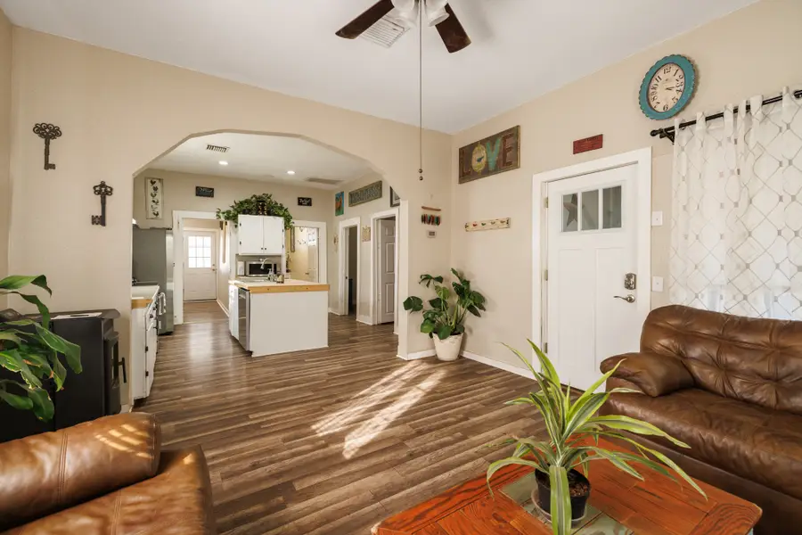 612 W Parsonage Street, Winters, TX 79567 - #3