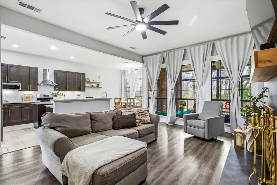 822 Longmeadow Court, Desoto, TX 75115 - #3