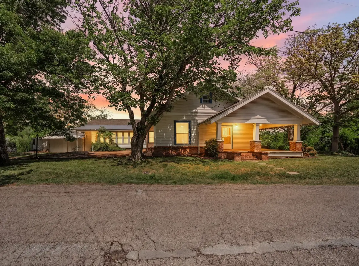 501 N Pleasant Street, Hillsboro, TX 76645 - #1