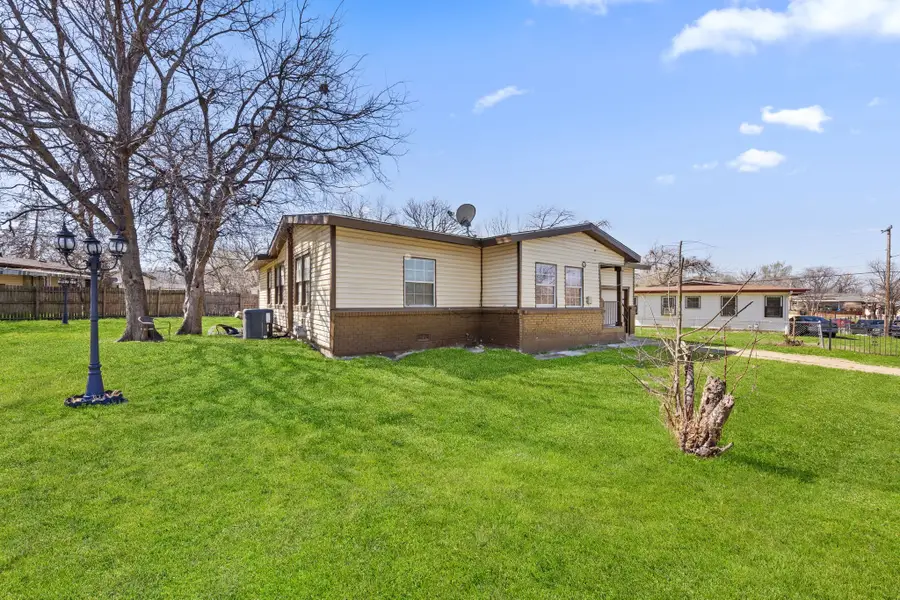 3432 Avenue C, Fort Worth, TX 76105 - #2
