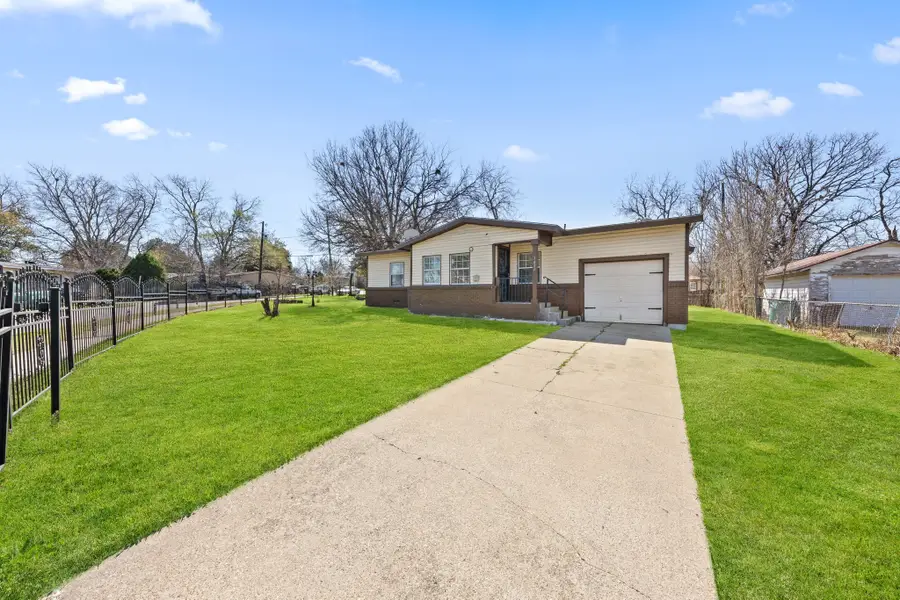 3432 Avenue C, Fort Worth, TX 76105 - #3