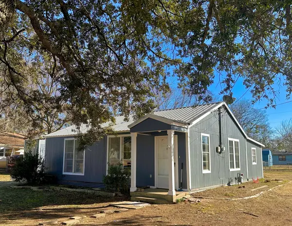 2530 W Elm Street, Denison, TX 75020