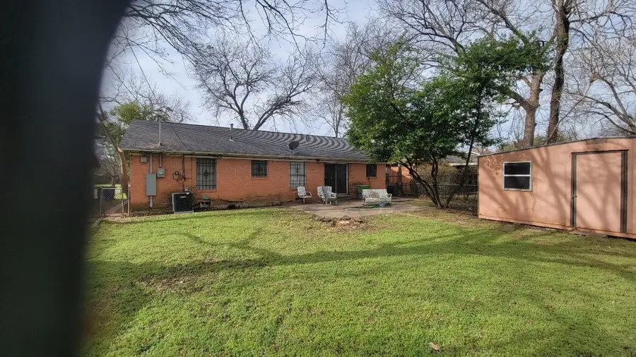 1251 E Pentagon Parkway, Dallas, TX 75216 - #3