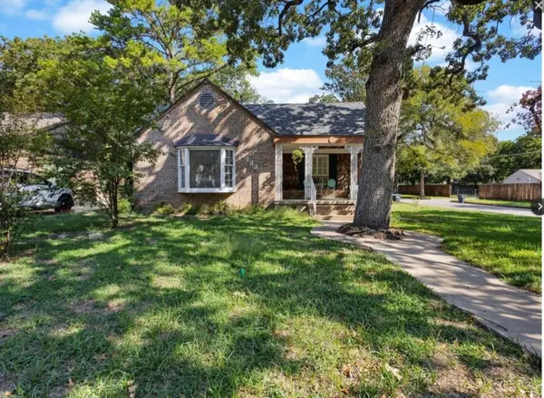 2233 Goldenrod Avenue, Fort Worth, TX 76111
