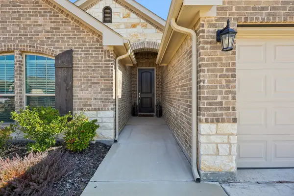 212 Magnolia Drive, Azle, TX 76020