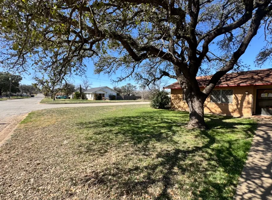 304 W 8th Street, Brady, TX 76825 - #3
