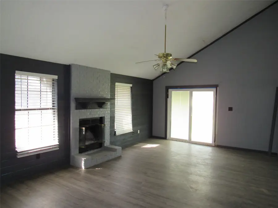 109 Woody Ray Drive, Elm Mott, TX 76640 - #2