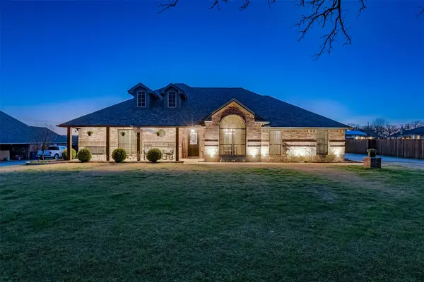 104 Smokey Branch, Weatherford, TX 76085