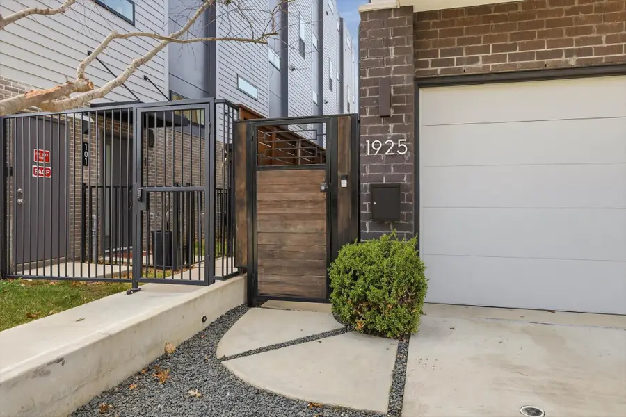 1925 N Prairie Avenue, Dallas, TX 75204 - #2
