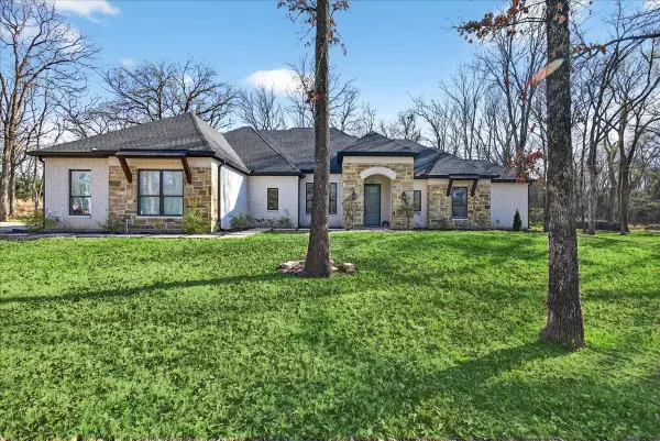 107 Oakbend Trail, Mabank, TX 75147