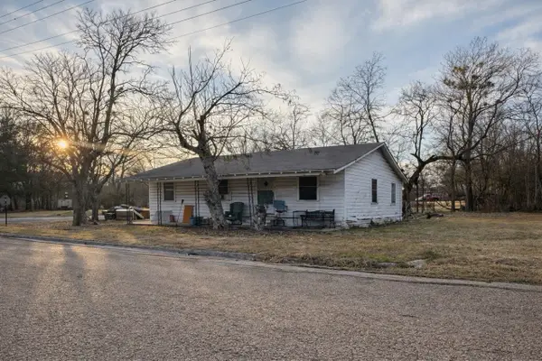 411 S Leon Street, Groesbeck, TX 76642