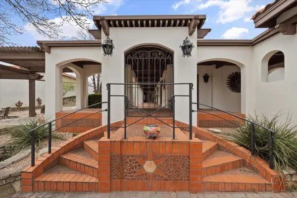 8300 Samora Court, Fort Worth, TX 76135