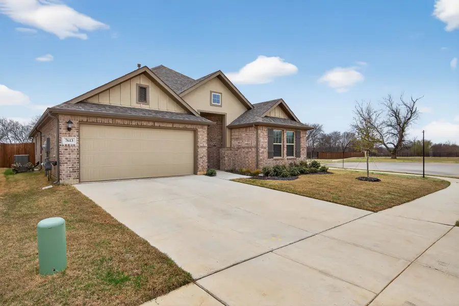 7613 Poplar Drive, Justin Roanoke, TX 76226 - #2
