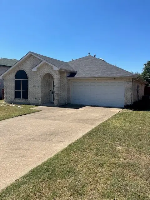 831 Parkside Drive, Cedar Hill, TX 75104