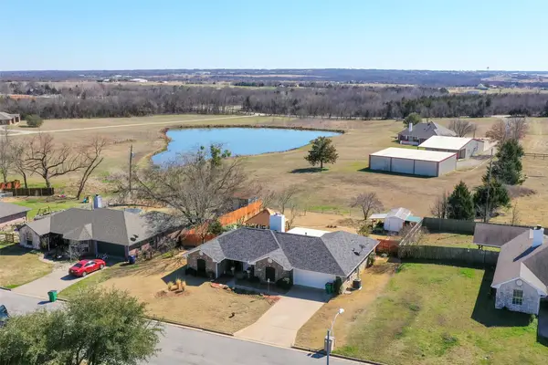 209 Bryant Street, Pottsboro, TX 75076