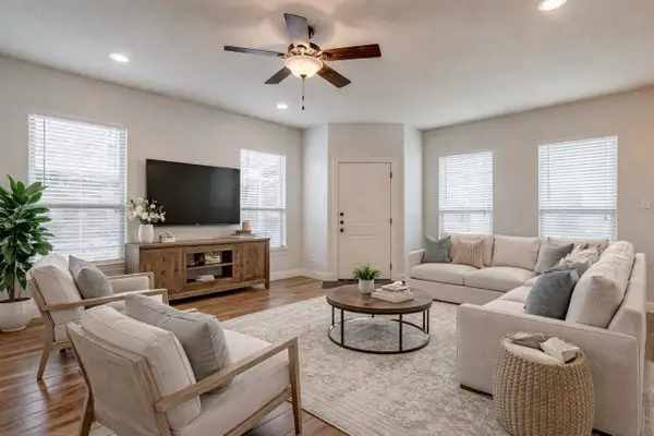 4912 Ridglea Hills Court, Fort Worth, TX 76116