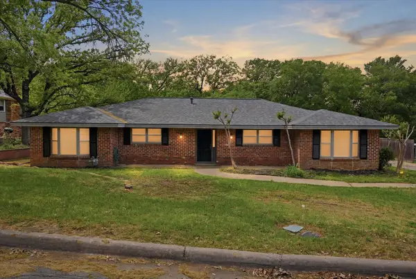 1200 Woodridge Circle, Euless, TX 76040