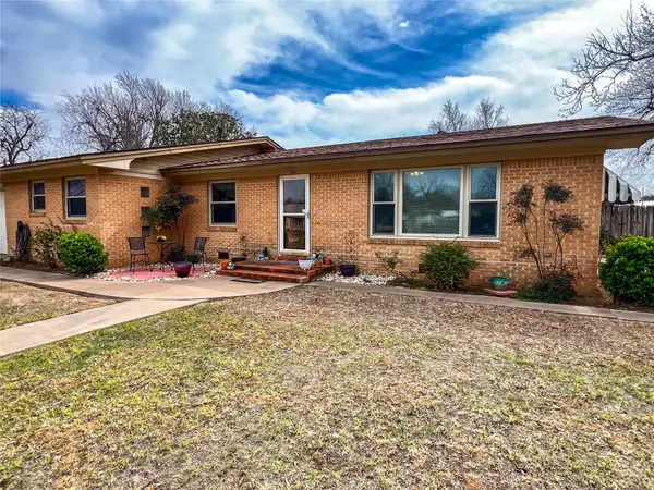 1001 SE 3rd Street, Knox City, TX 79529