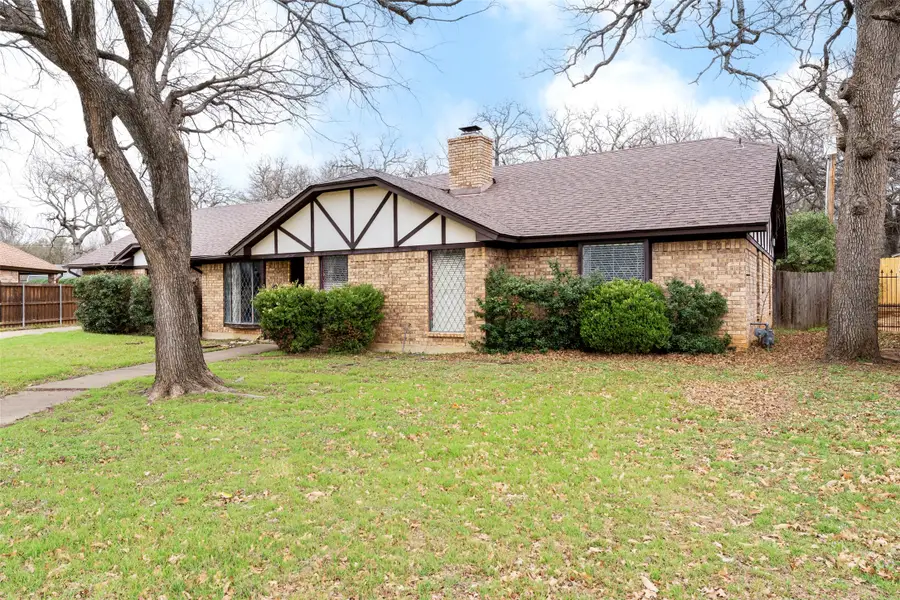 549 Greenwood Circle, Hurst, TX 76053 - #2