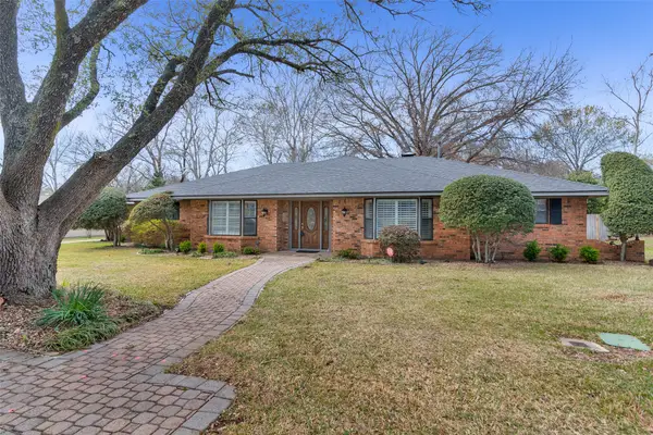 713 Briarwood Drive, Denison, TX 75020