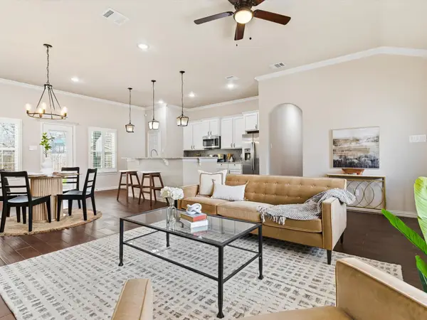 1310 Yale Street, River Oaks, TX 76114