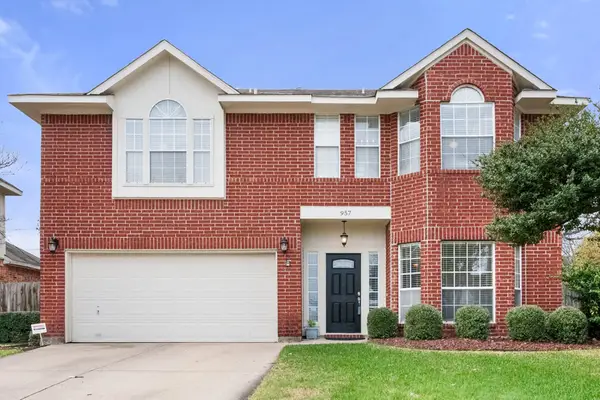 957 Blossomwood Court, Arlington, TX 76017