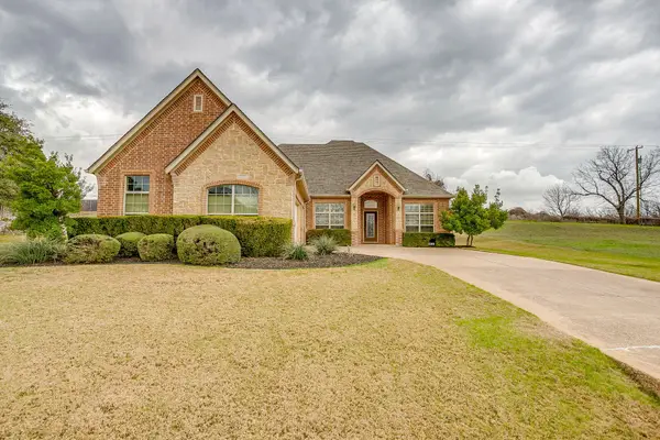 9815 Ravenswood Road, Granbury, TX 76049