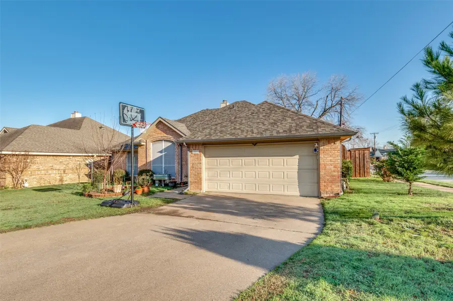 2521 Classic Court W, Bedford, TX 76021 - #2