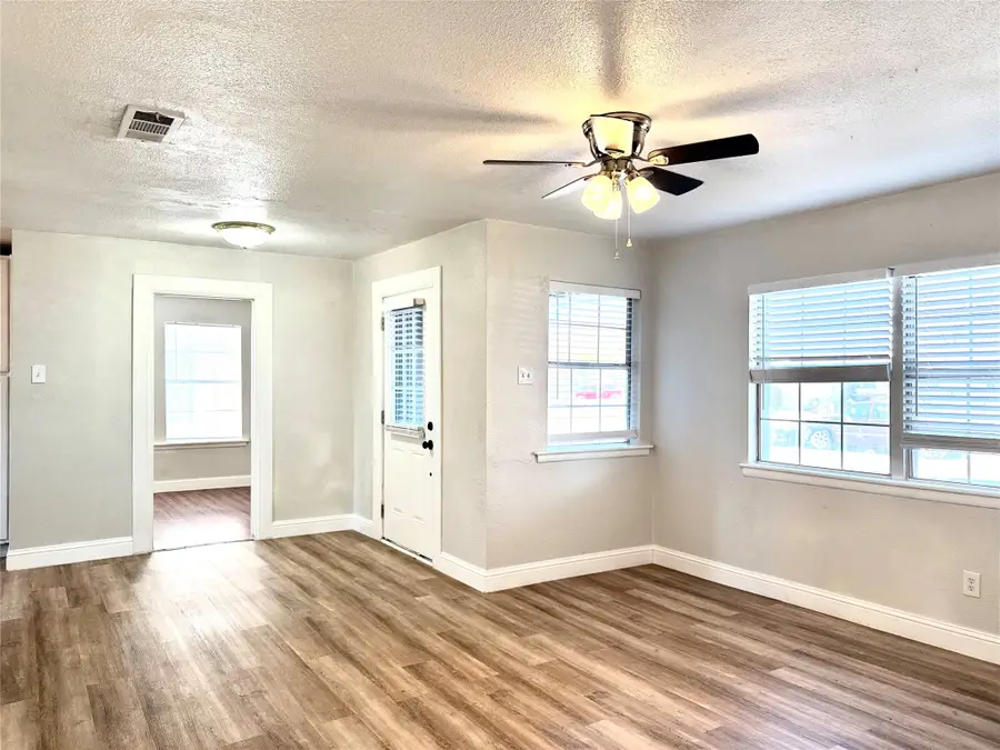 4517 Sherwood Drive, Mesquite, TX 75150 - #3