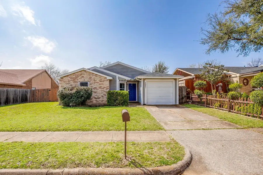 3921 Seven Gables Street, Fort Worth, TX 76133 - #2