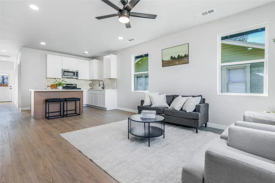 1028 E Jessamine Street, Fort Worth, TX 76104 - #3